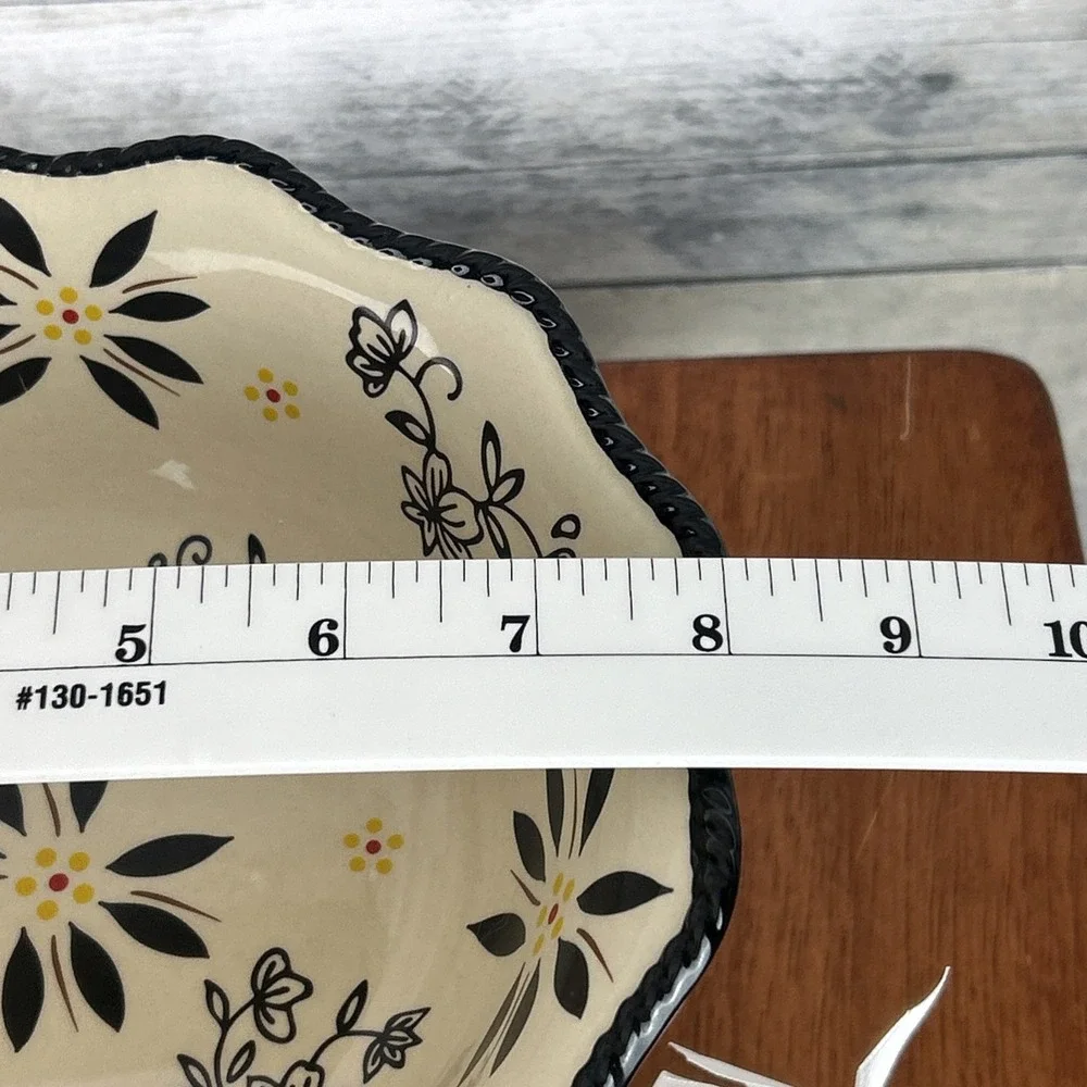 Temp-tations Centertaining Pedestal with 6 Place Card Holders in Black